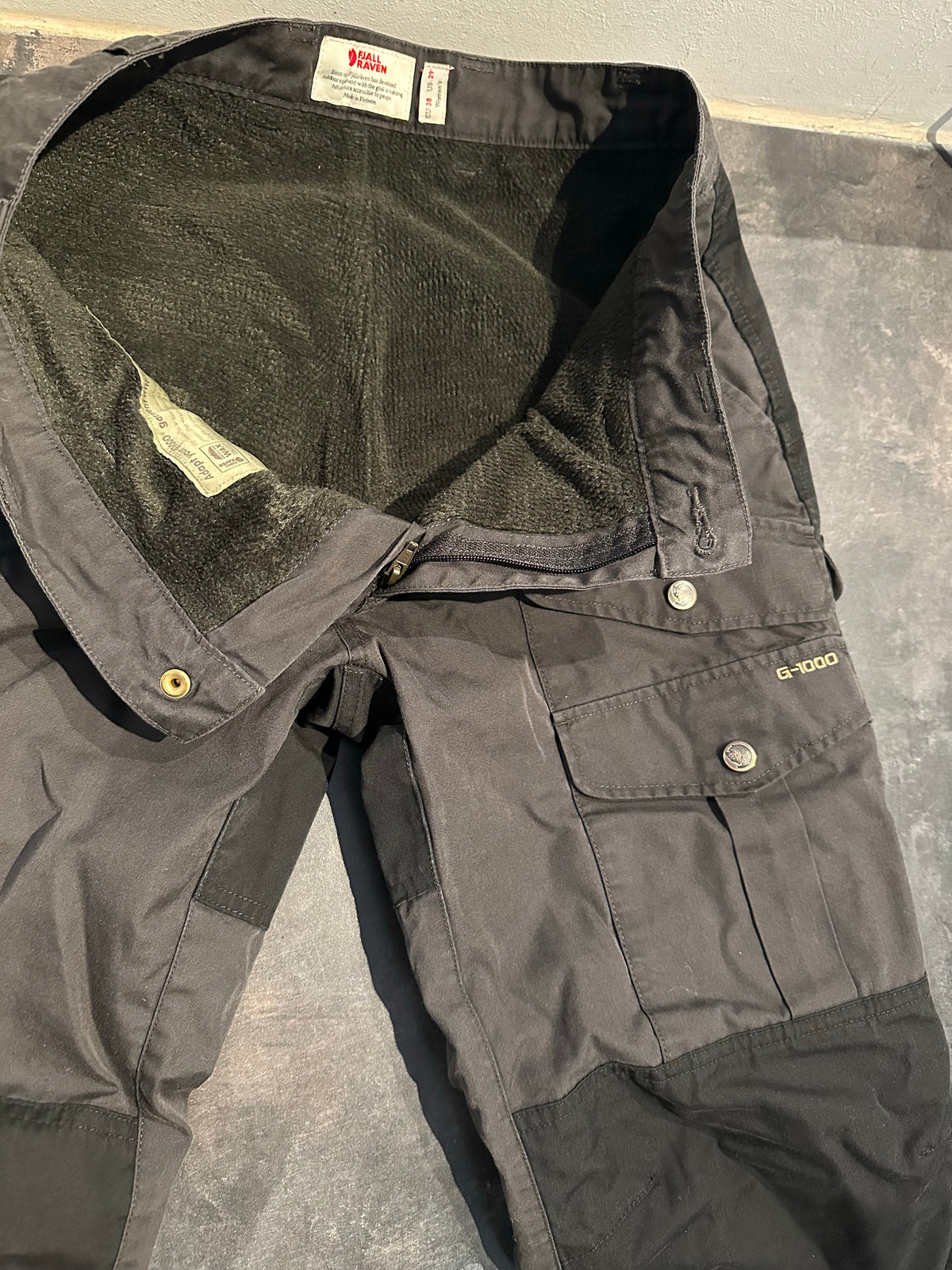 Fjällräven Barents Hose (S Damen) anthrazit grau