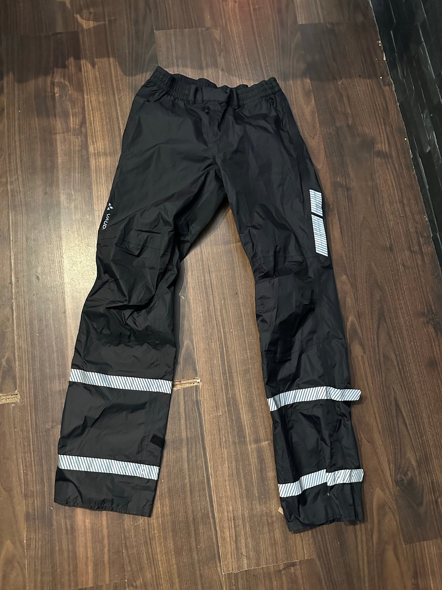 Regenhose von Vaude (S Damen) Hardshell Hose schwarz