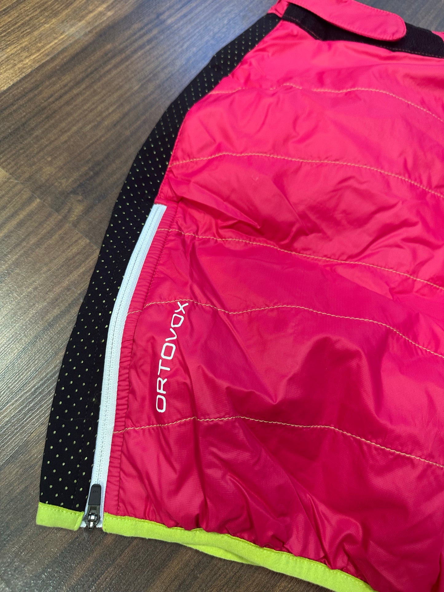 Ski Rock von Ortovox Swisswool (Damen S) pink schwarz