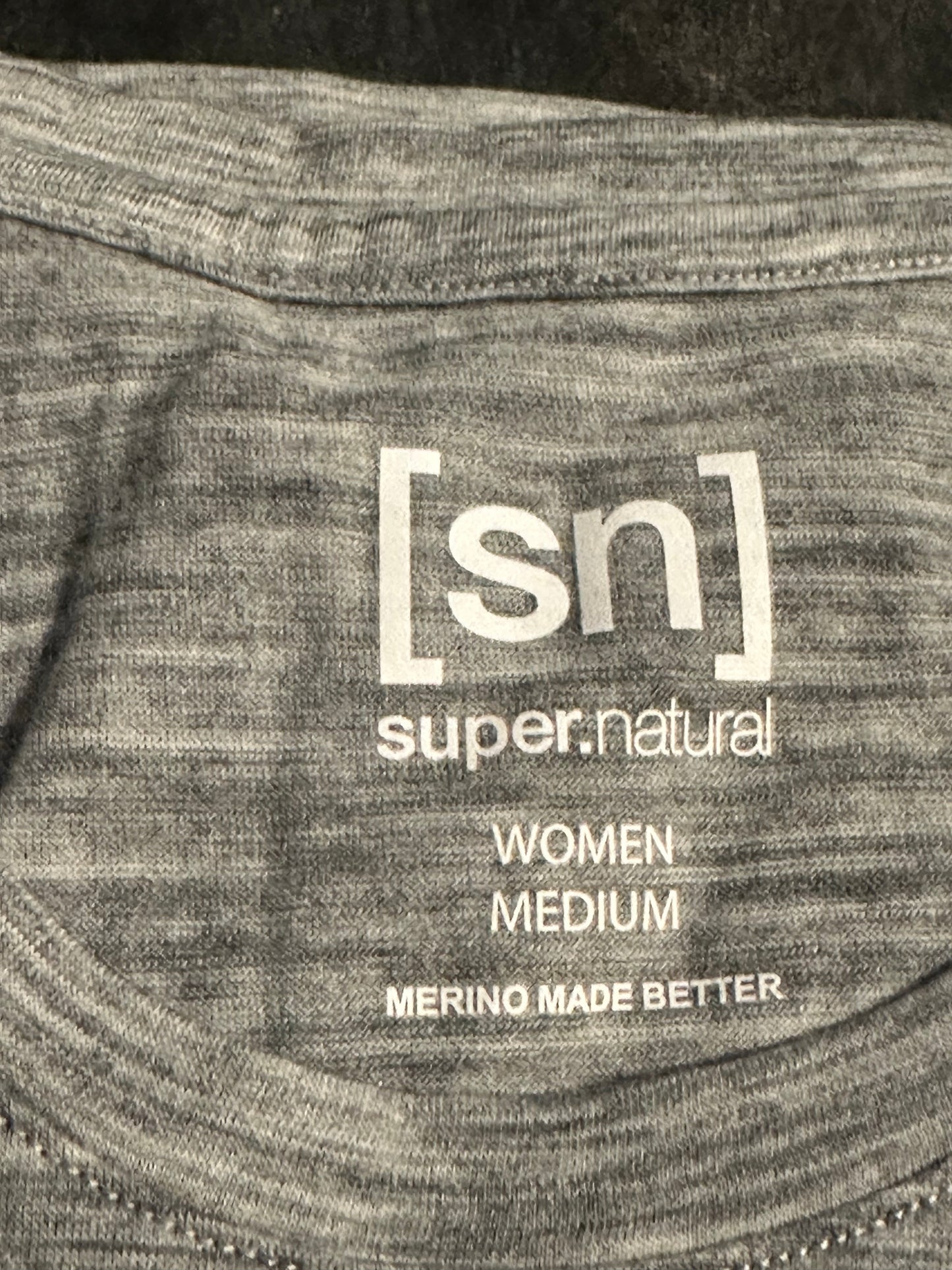 4 Funktions-T-Shirts von SuperNatural Merino (M Damen) grau/bordeaux