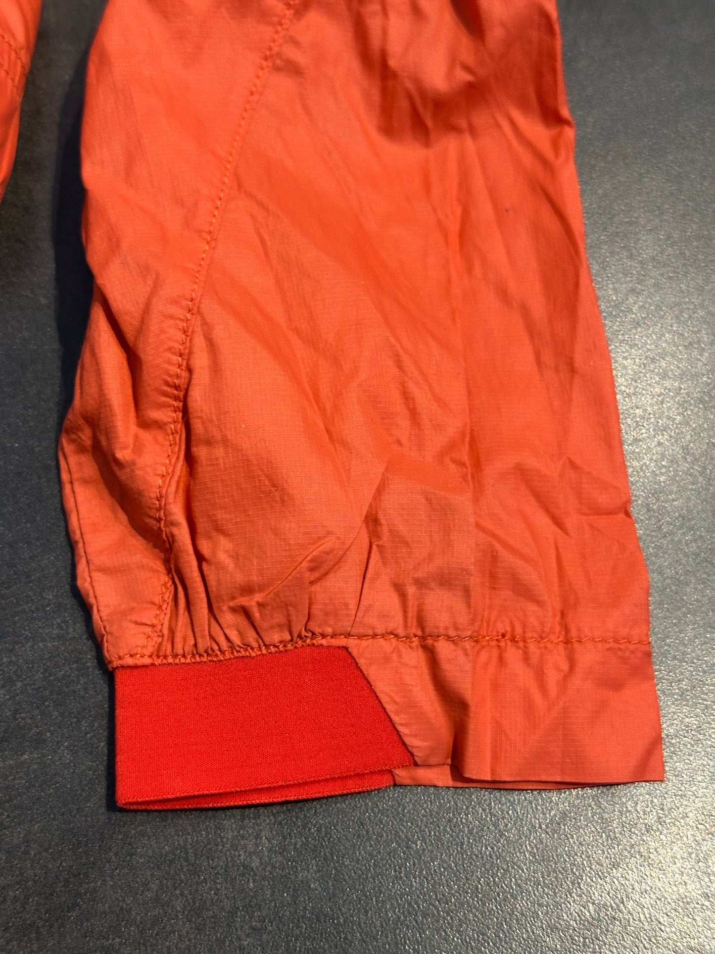 Leichte Jacke von Vaude (S-M Damen) korallen rot