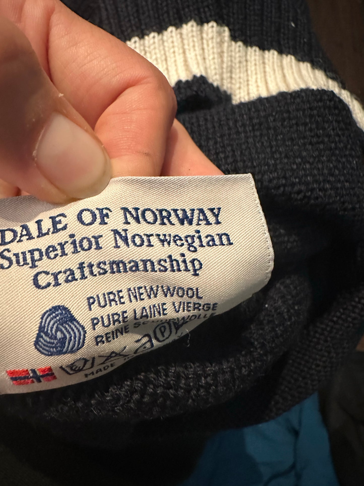 100% Wolle Dale of Norway Strickpullover (S-M Damen) schwarz