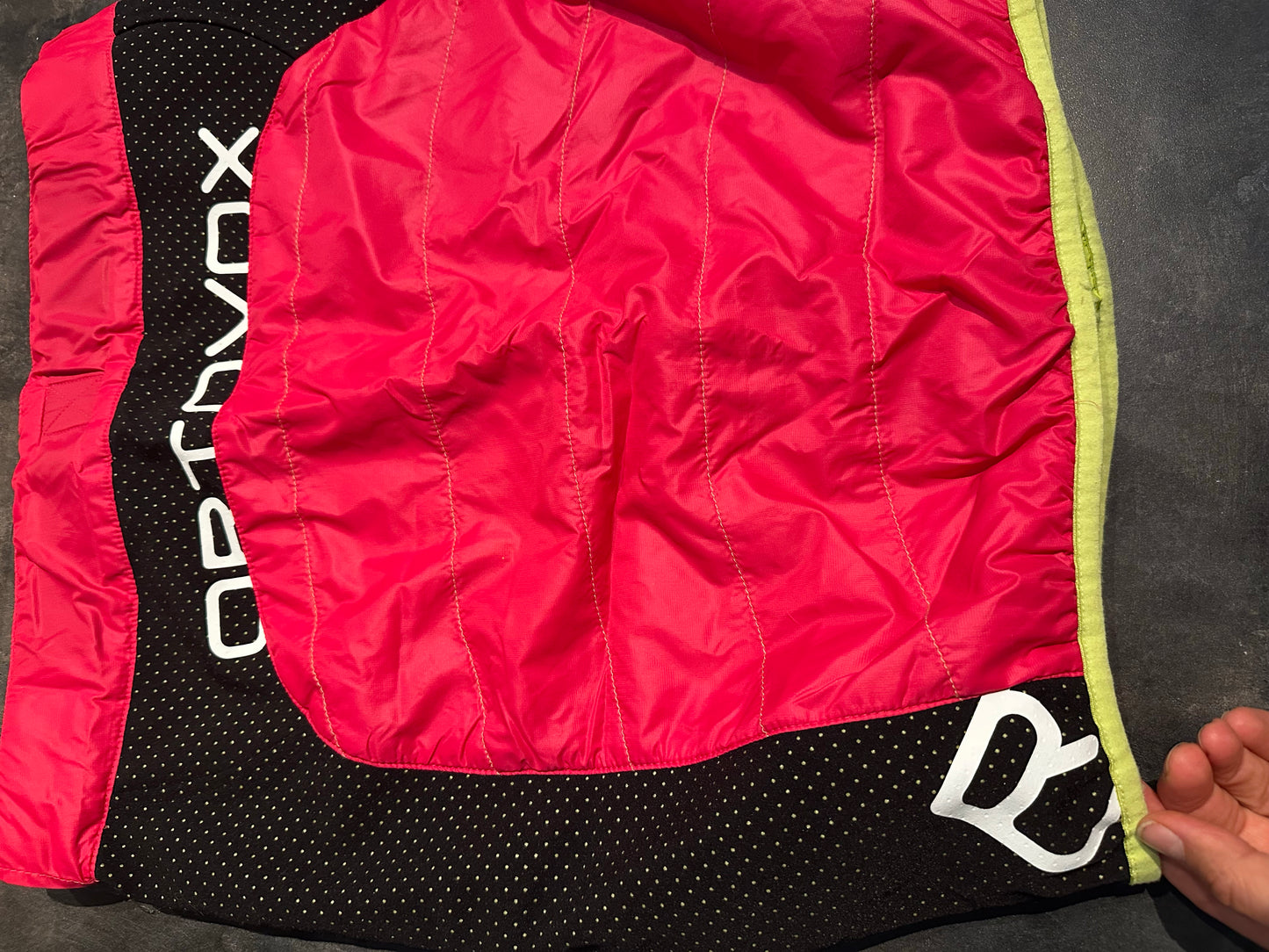 Ski Rock von Ortovox Swisswool (Damen S) pink schwarz