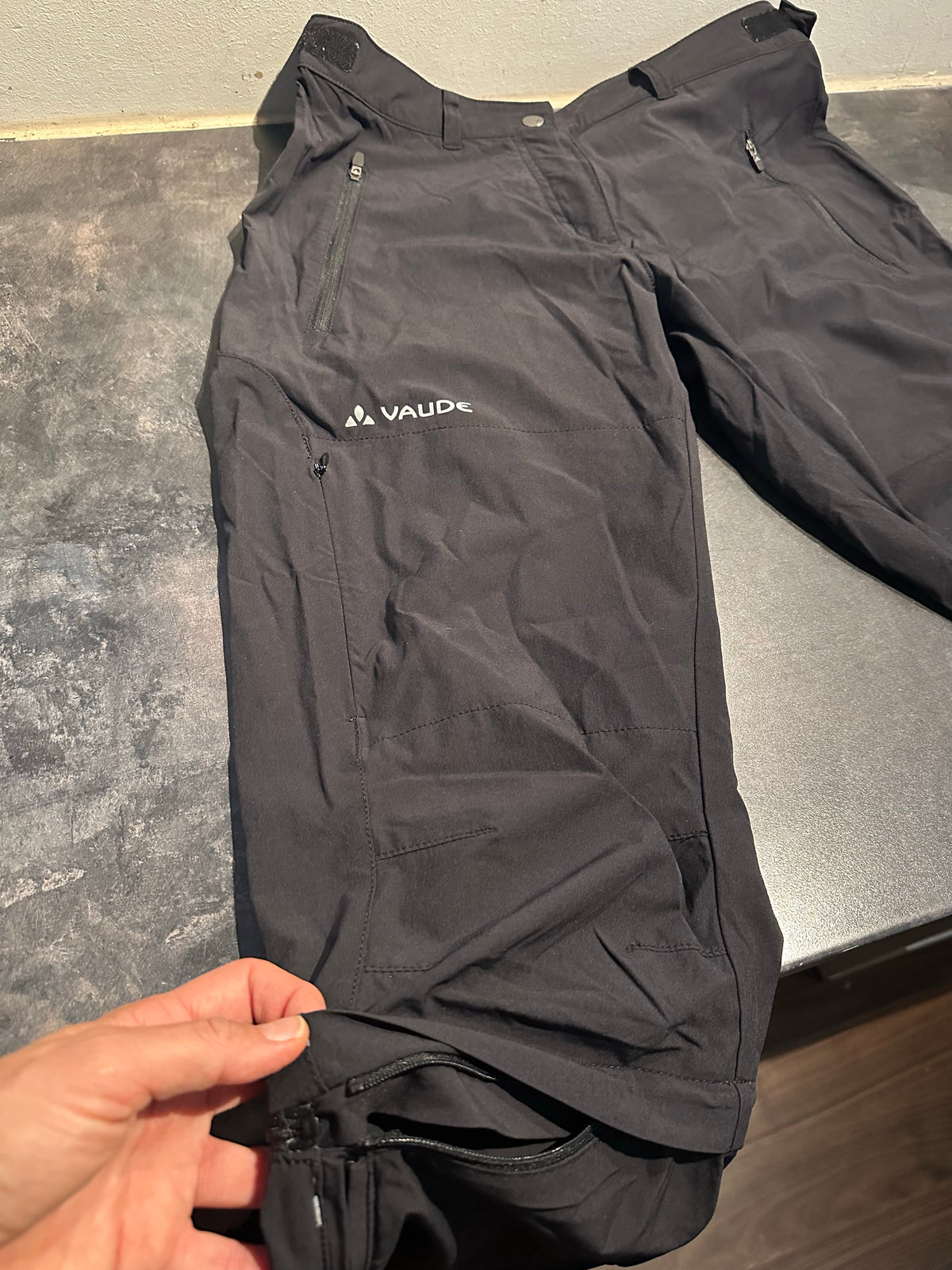 Zip Off Trekking Hose Vaude 2 in 1 (M-L Damen) schwarz