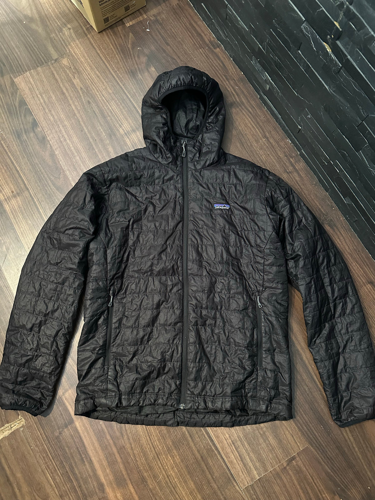 Leichte Isolations Jacke Patagonia Nano Puff (L Herren) schwarz
