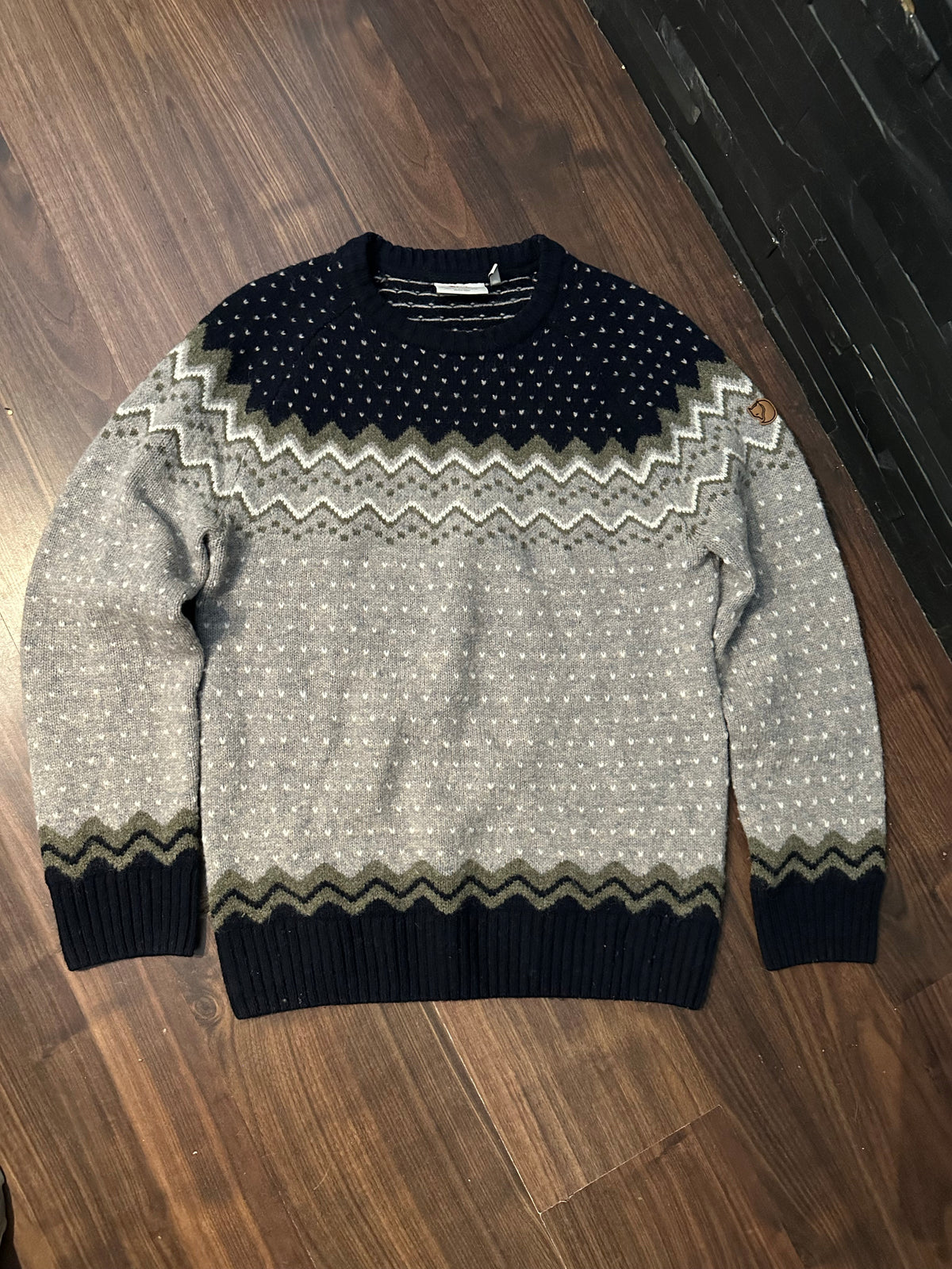 Strick Pullover Fjällräven pure Wolle (M Herren) grau marineblau