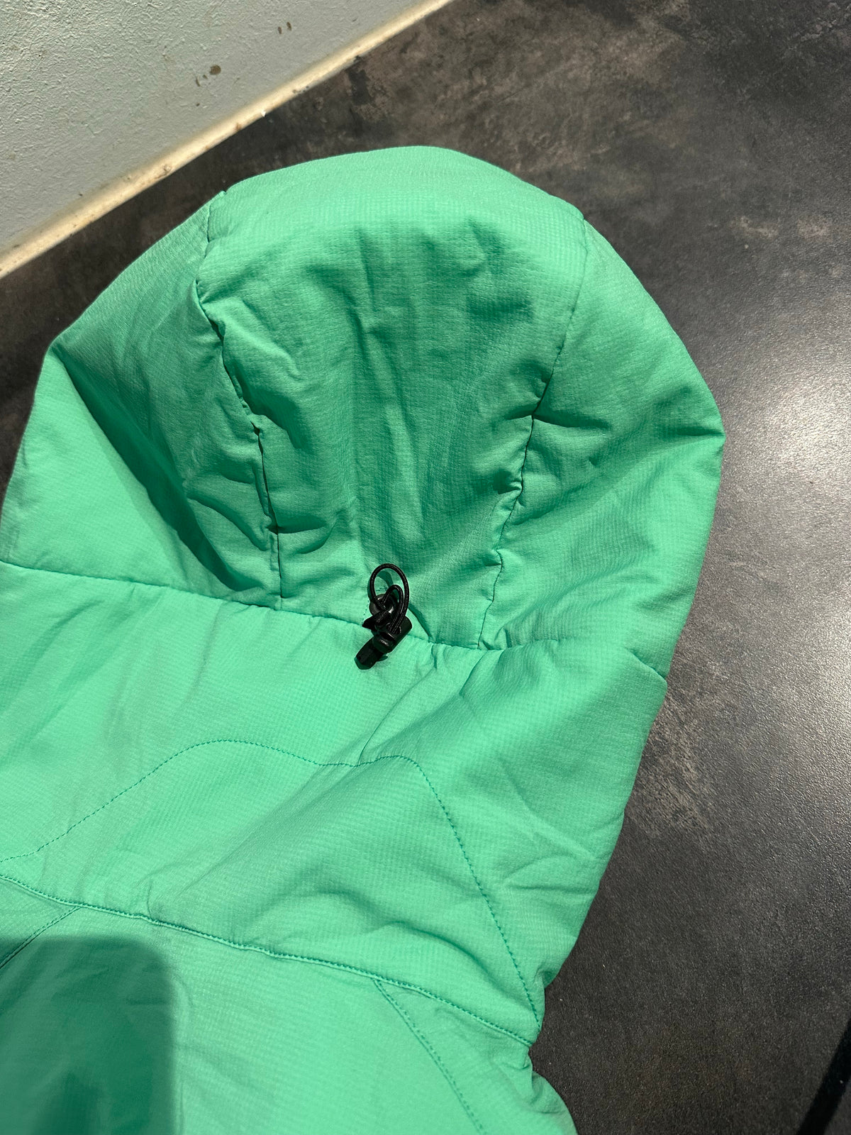 Ultraleichte gefütterte Jacke Arcteryx Atom LT (XL Damen) mint grün