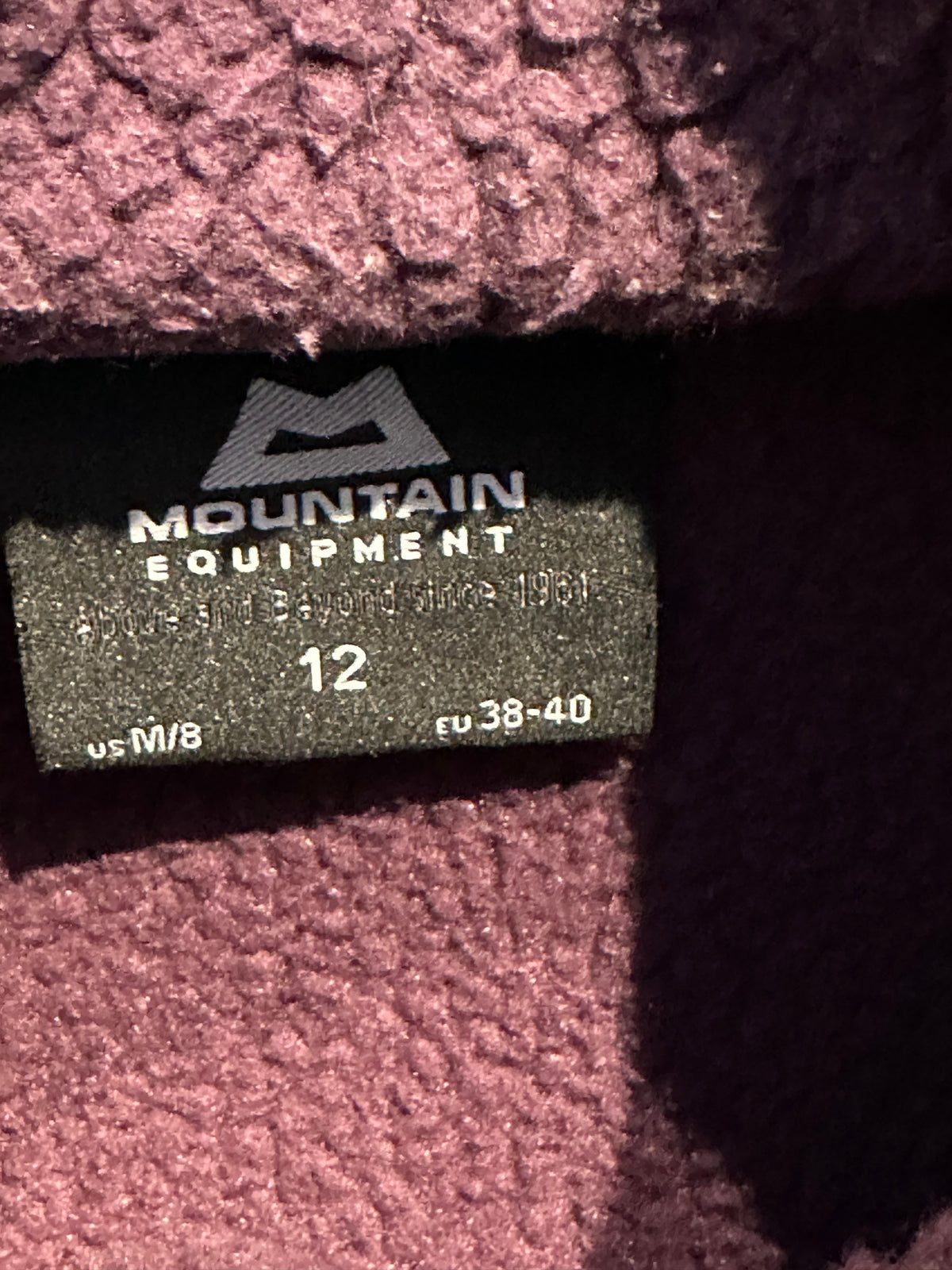 Fleeceweste Mountain Equipment (M Damen) Strickoptik lila