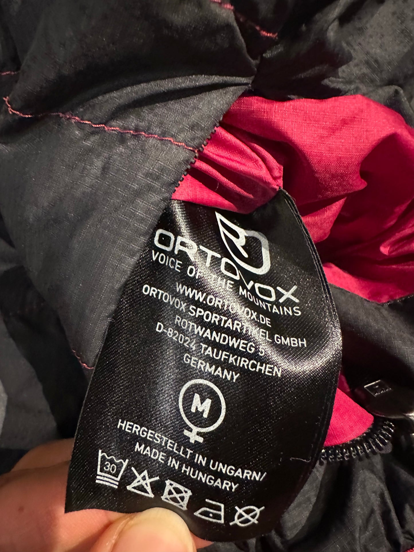 Wende Weste von Ortovox Swisswool Inside (M Damen) rot schwarz