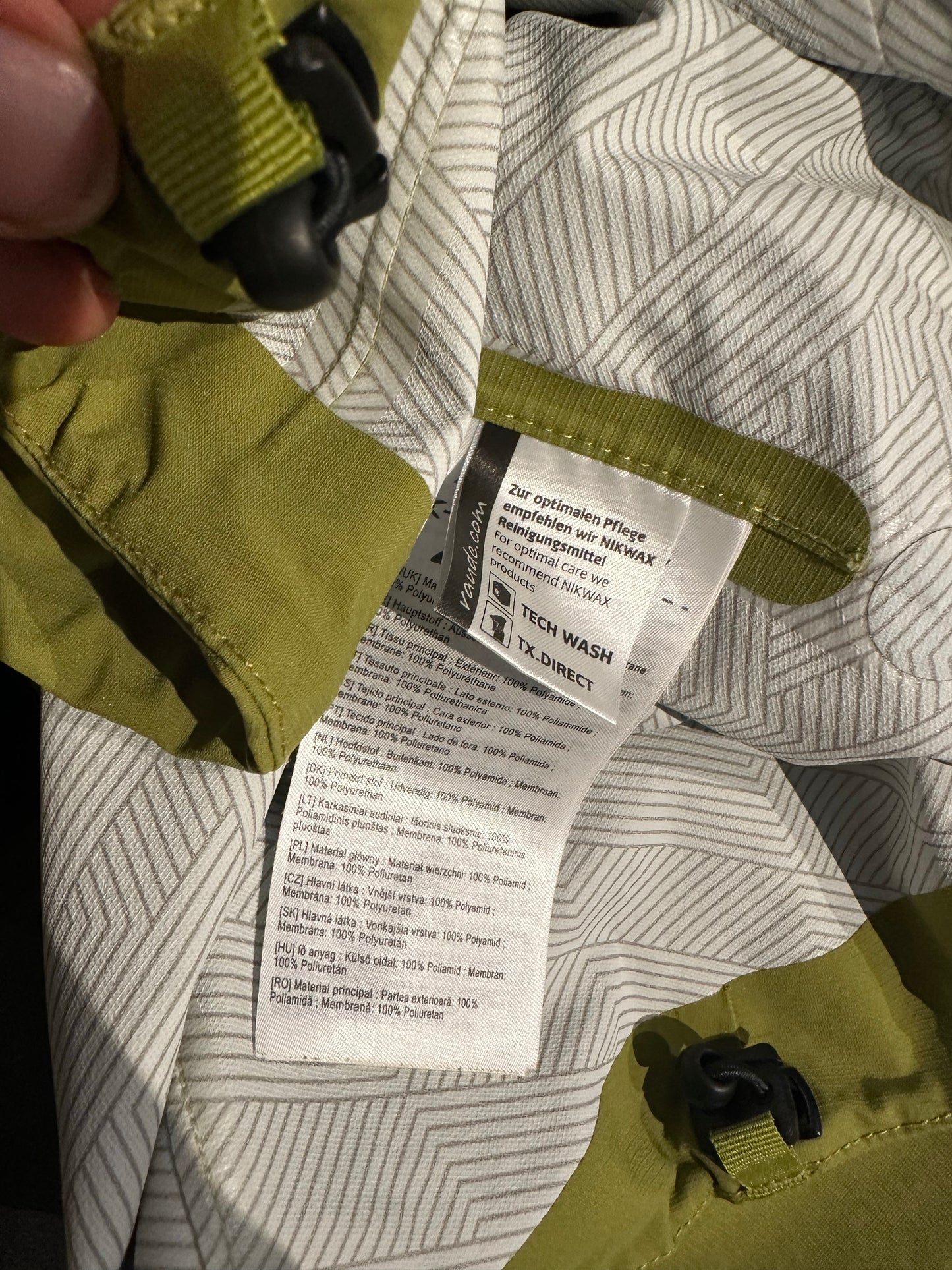 Regen Jacke von Vaude (M Herren) olive grün schwarz