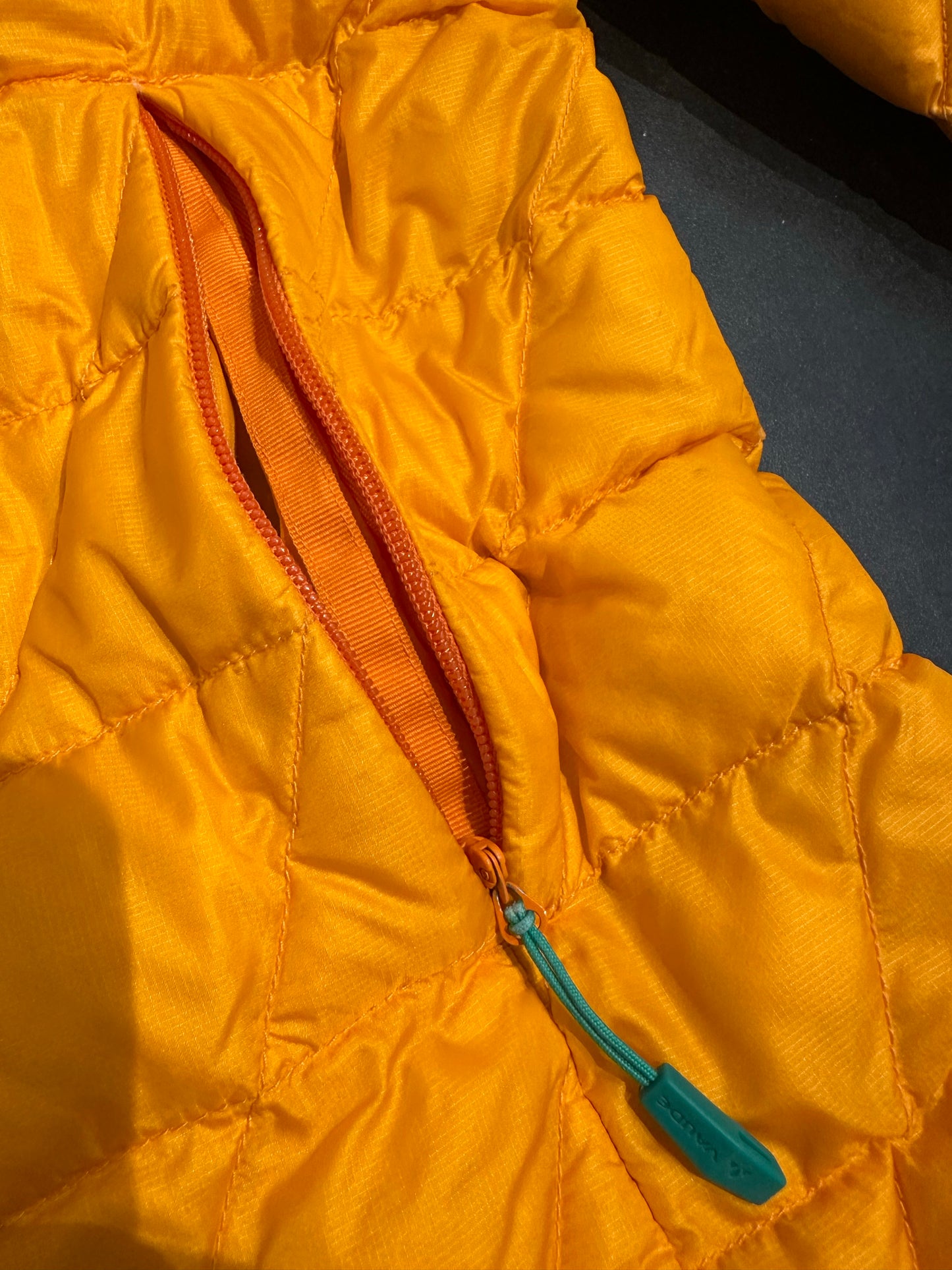 Daunen Jacke von Vaude (M:40 Damen) wasserabweisend gelb