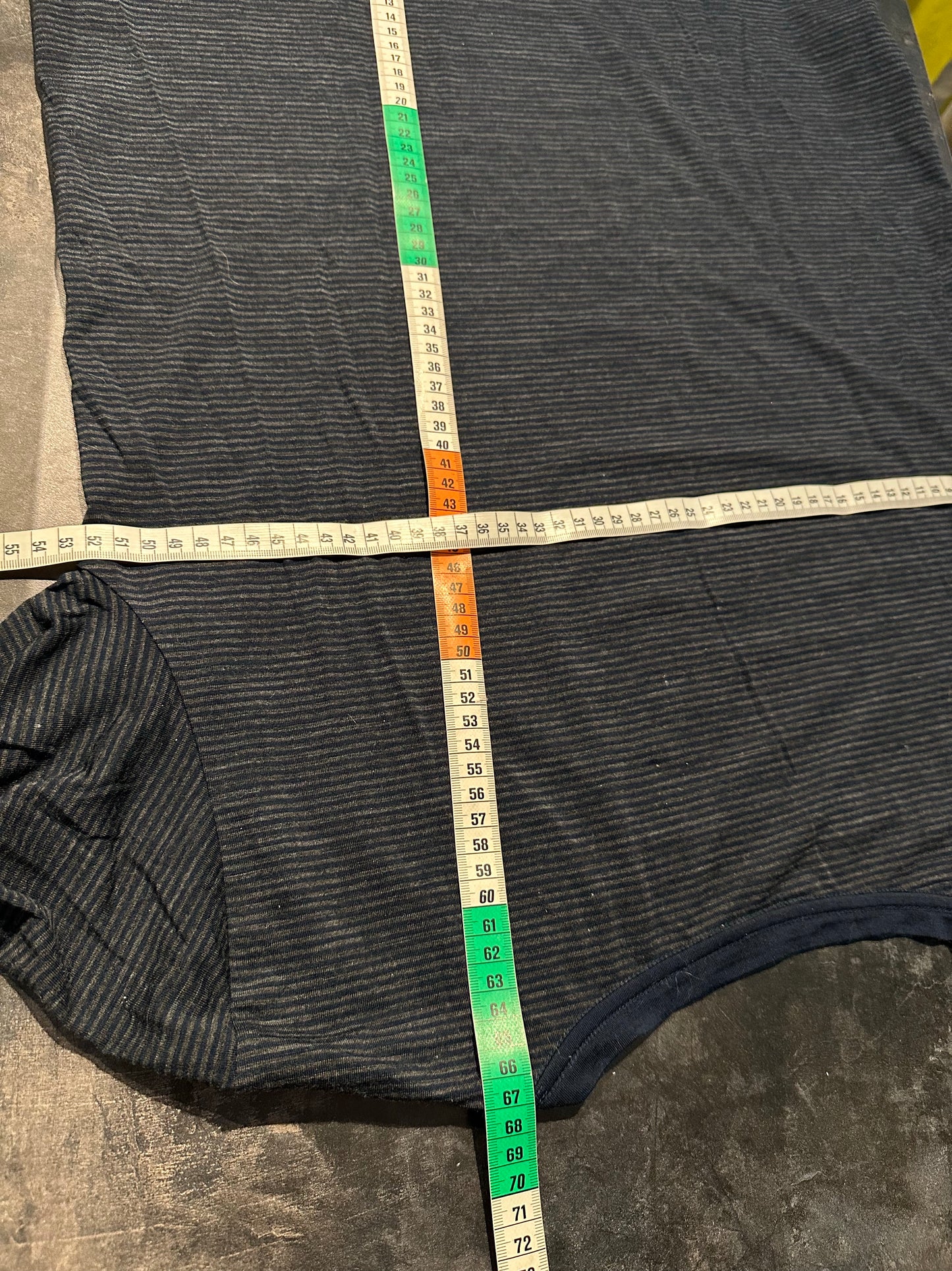 T-Shirt von Icebreaker Merino (M Damen) grau schwarz
