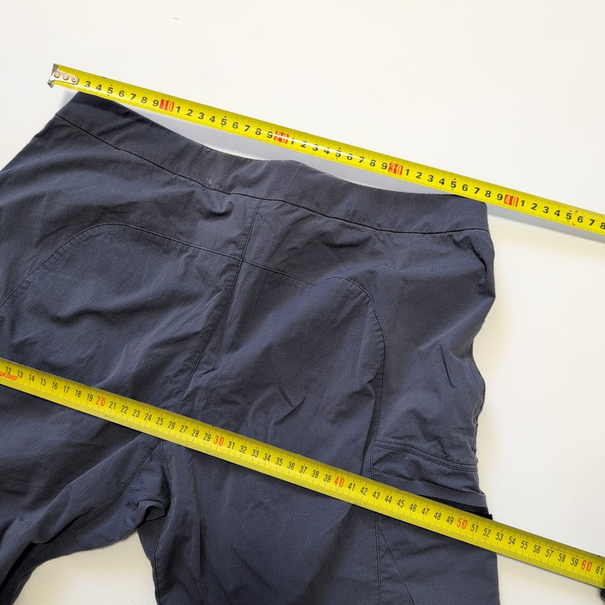 Leichte Softshell Hose Arcteryx (M Damen) grau