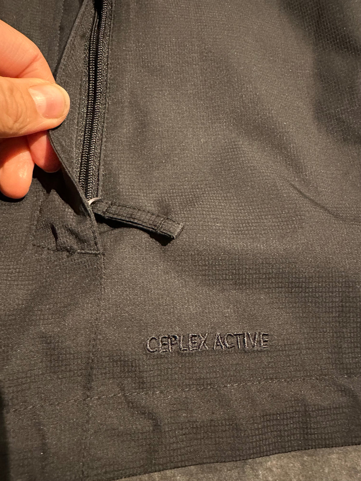 Regen Jacke von Vaude (M Damen) schwarz