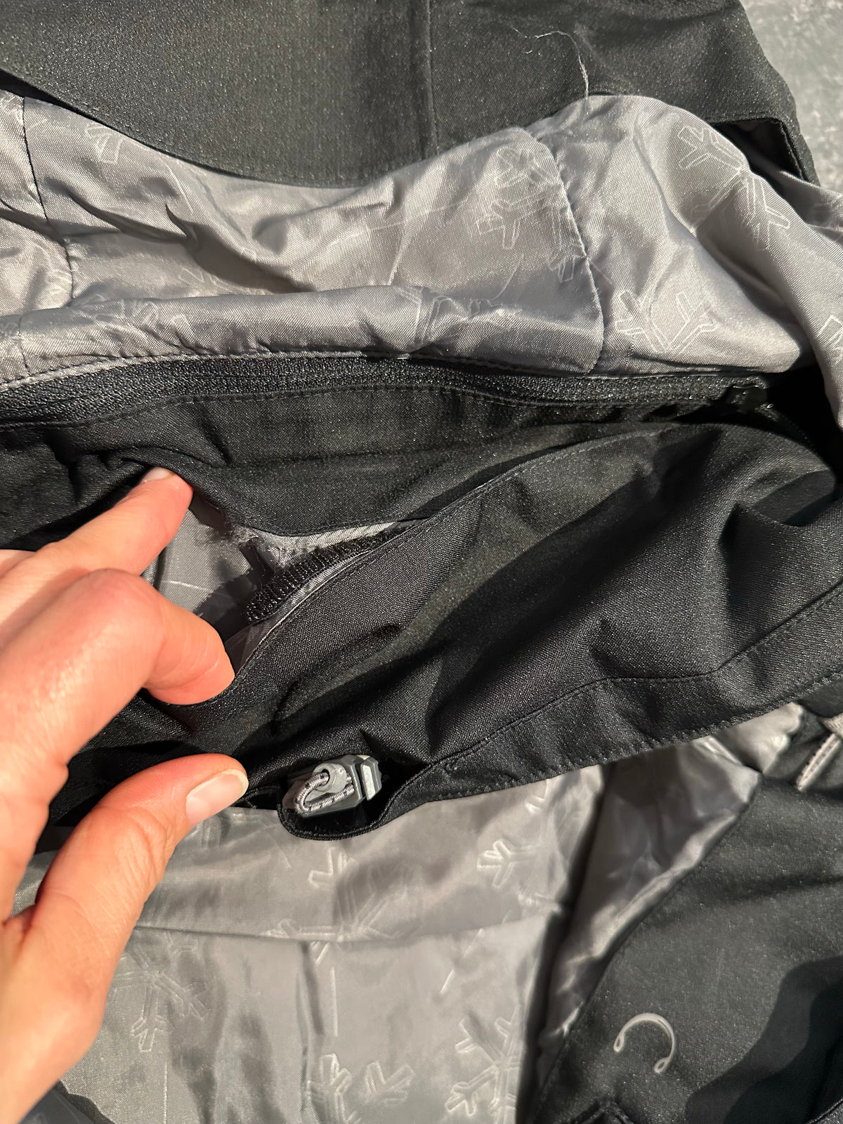 Hardshell Jacke von Mammut (L Herren) schwarz wasserdicht