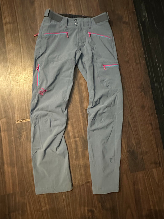 Funktions- Hose von Norrøna (S Damen) Trekking Stretch wasserabweisend grau