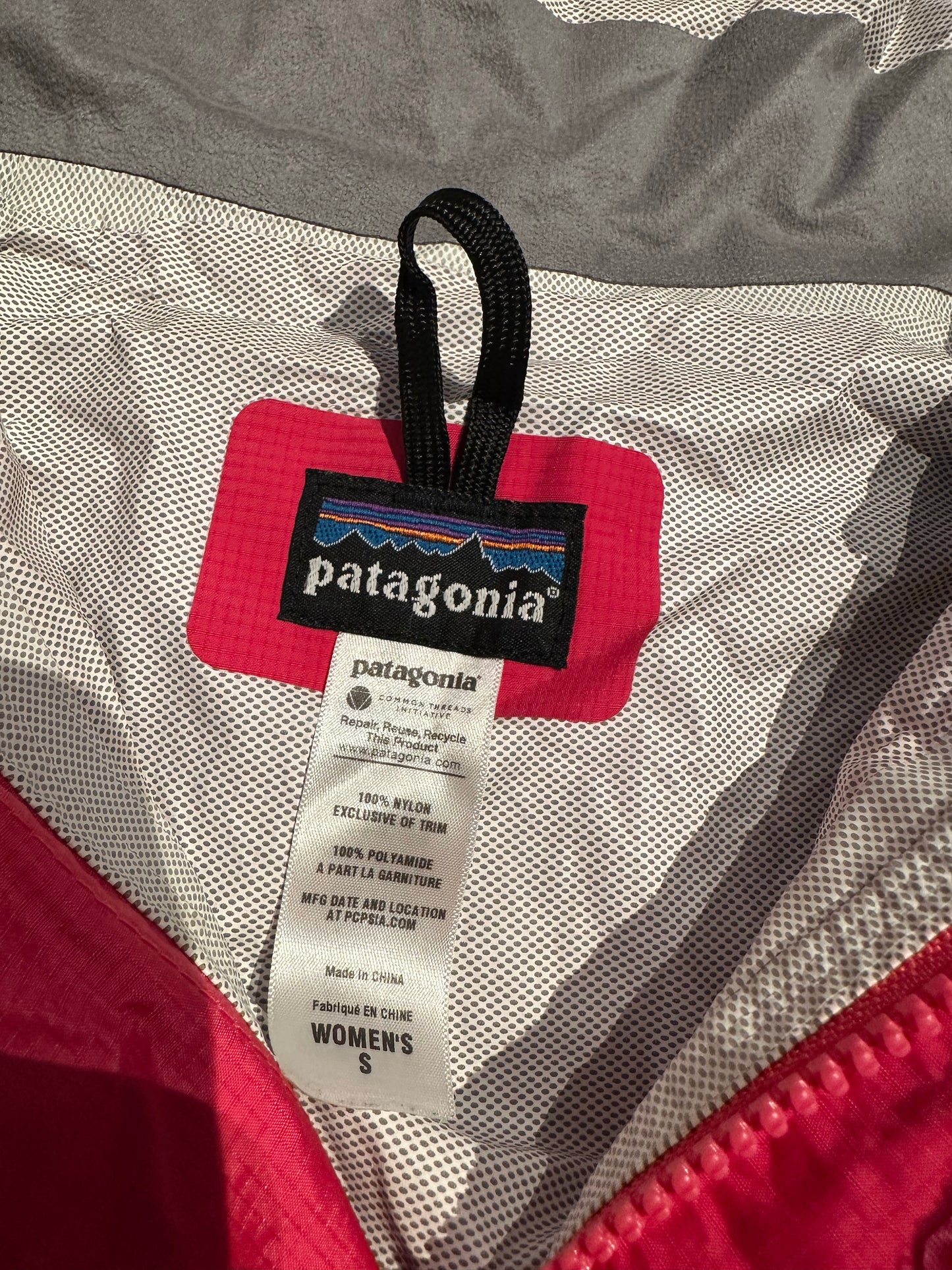 Regen Jacke von Patagonia (S Damen) Torrent Shell pink
