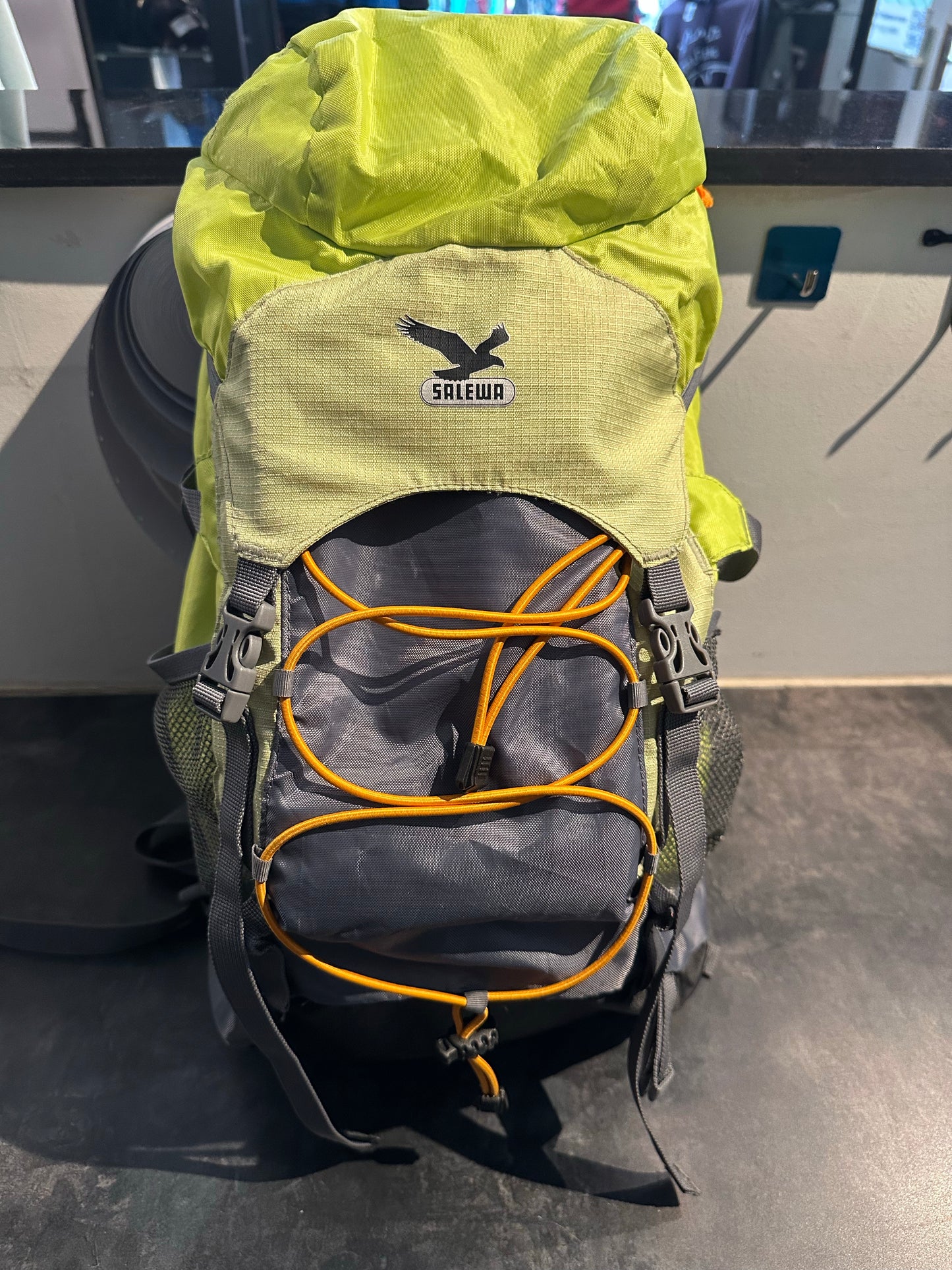 Rucksack von Salewa 28 Liter gelb grau