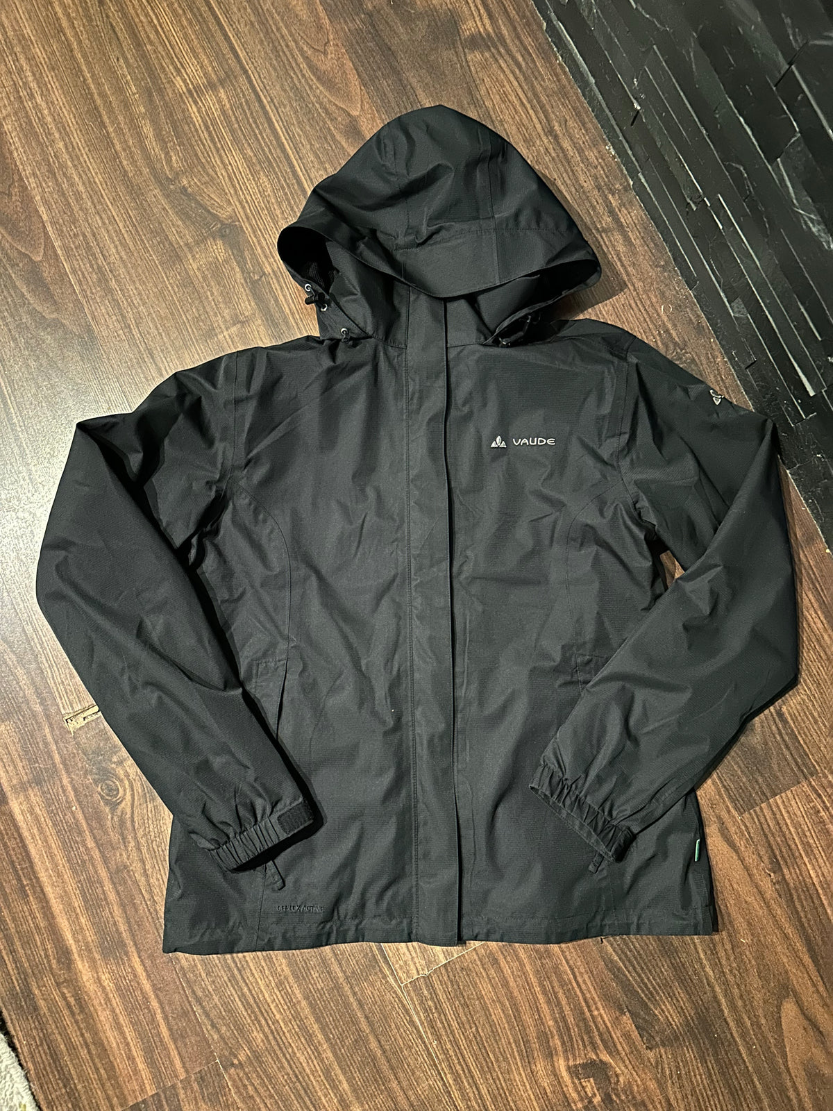 Regen Jacke von Vaude (M Damen) schwarz