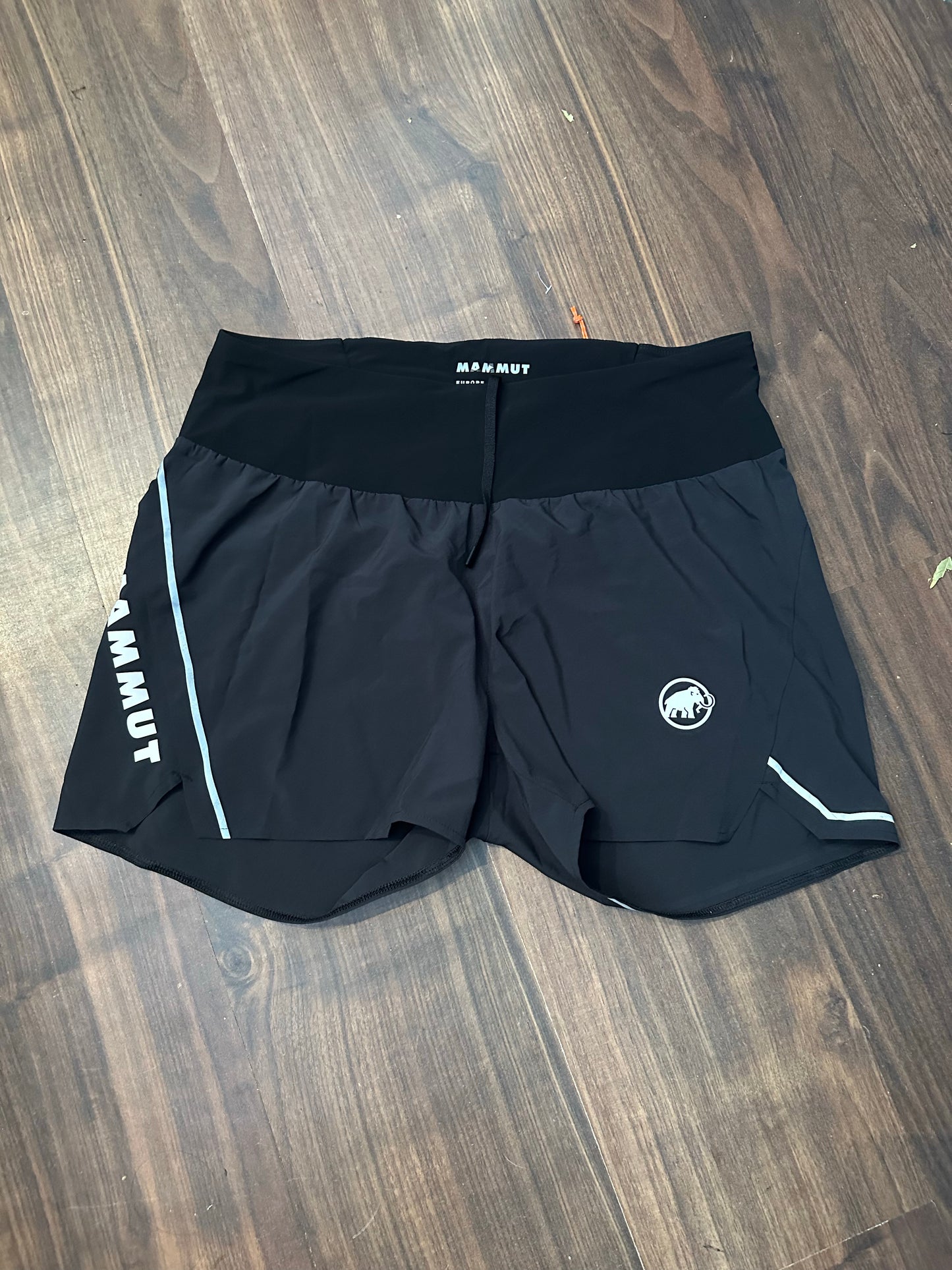 Kurze Wander- Hose von Mammut (L Damen) schwarz