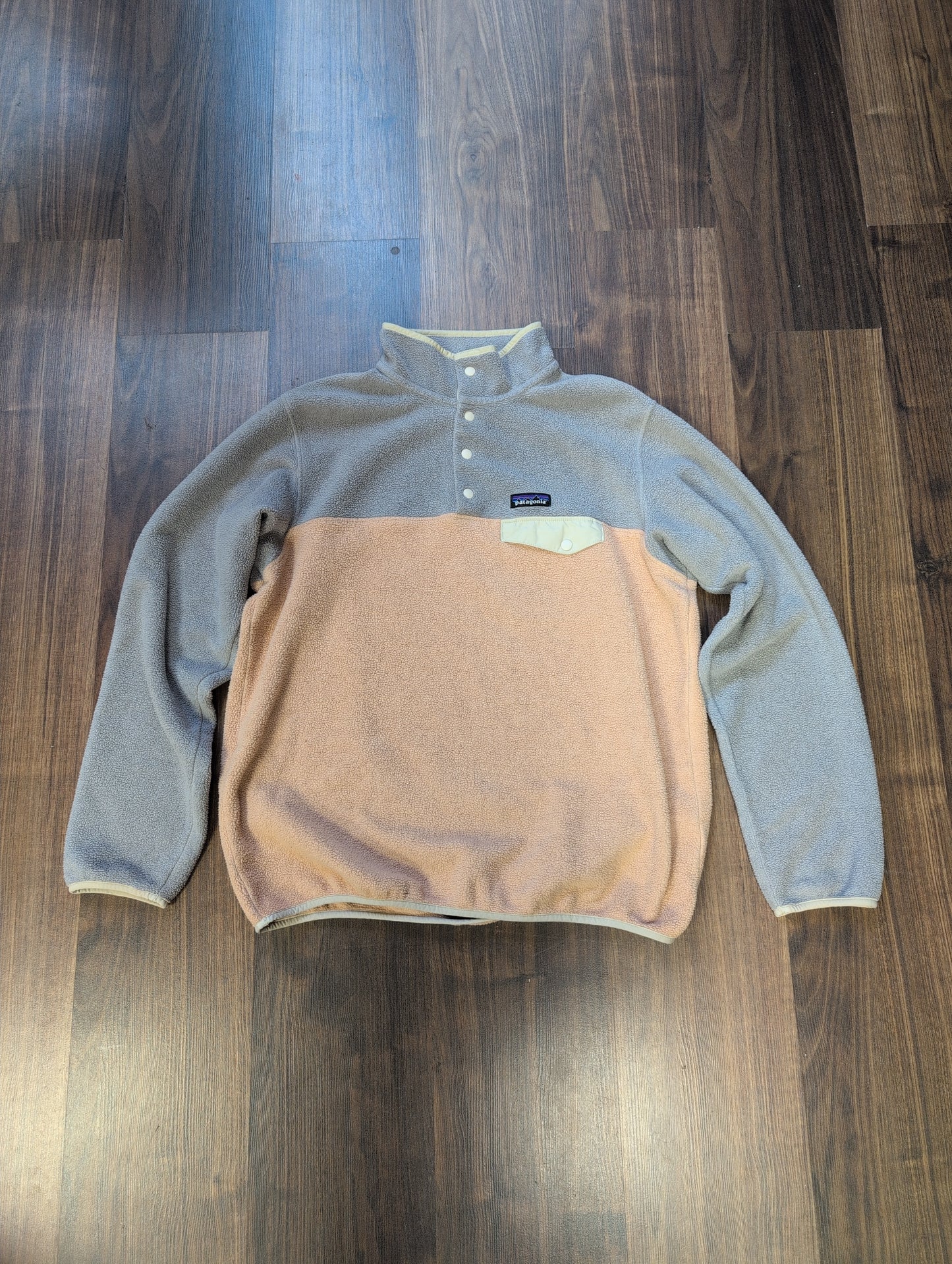 Patagonia Fleece Pullover (L Herren) Synchilla grau aprikot
