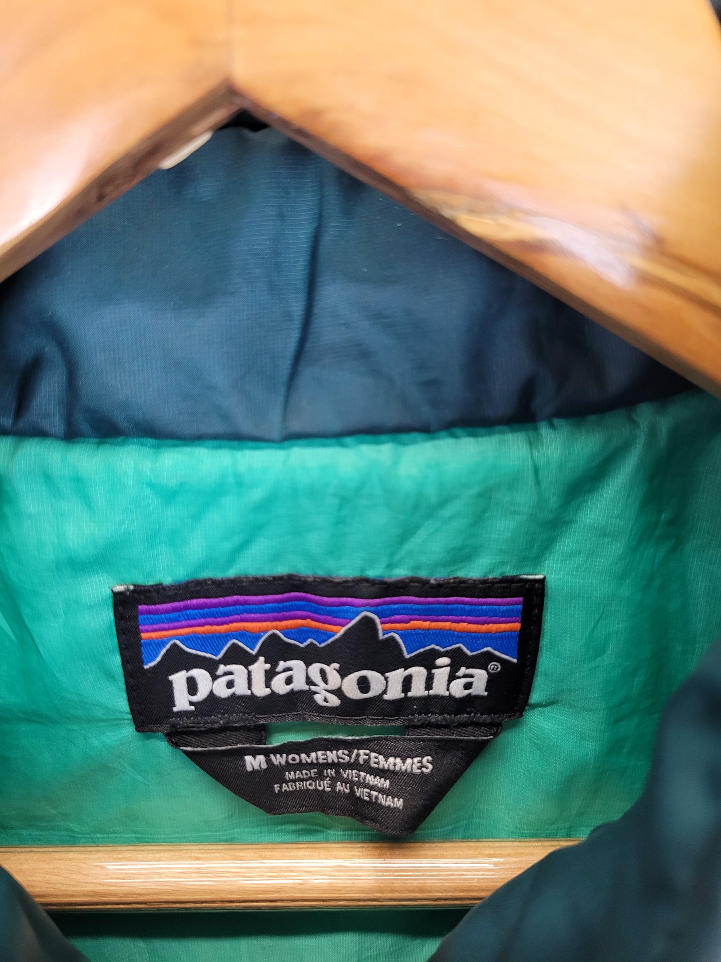 Türkise leichte Jacke von Patagonia in Größe M (Damen) - wanderlich.com