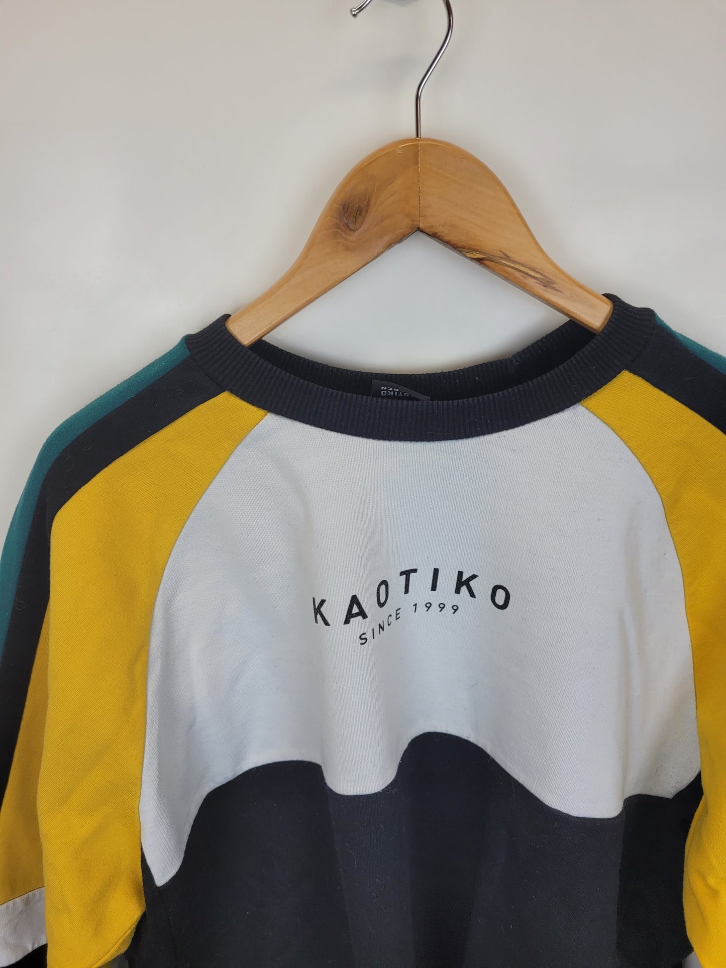 Schwarz gelber Pullover von Kaotiko in Größe L (Damen) - wanderlich.com