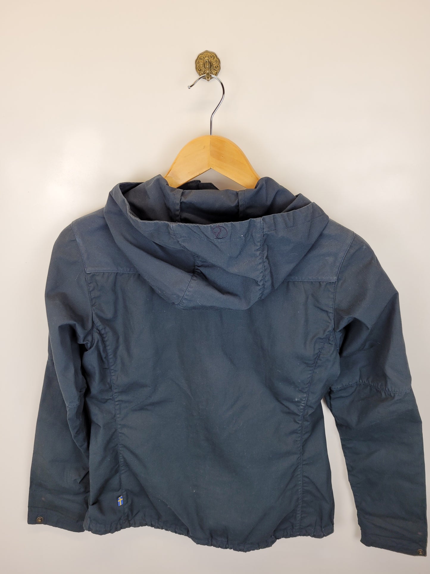 Dunkelblaue Stina Jacket von Fjällräven in Größe XS /S (Damen) - wanderlich.com