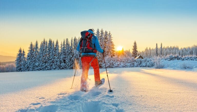 Schneeschuh Wanderung Skandinavien Sonnenuntergang